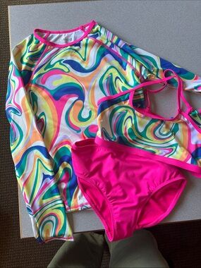 Land’s End Girls Multicolor Swirl Rash Guard Set with Hot Pink Bottoms